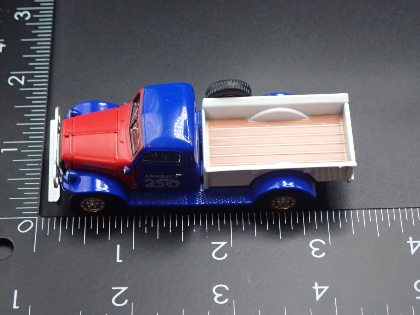 1946 46 DODGE POWER WAGON TRUCK AMERICA 250 1:64 SCALE DIECAST MODEL CAR