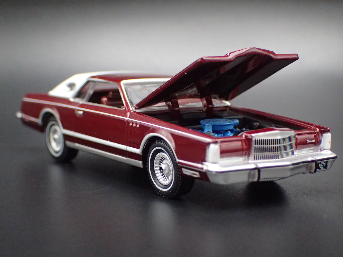 1978 78 LINCOLN CONTINENTAL MARK V RED 1:64 SCALE DIORAMA DIECAST MODEL CAR