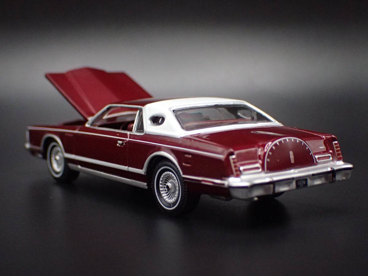 1978 78 LINCOLN CONTINENTAL MARK V RED 1:64 SCALE DIORAMA DIECAST MODEL CAR