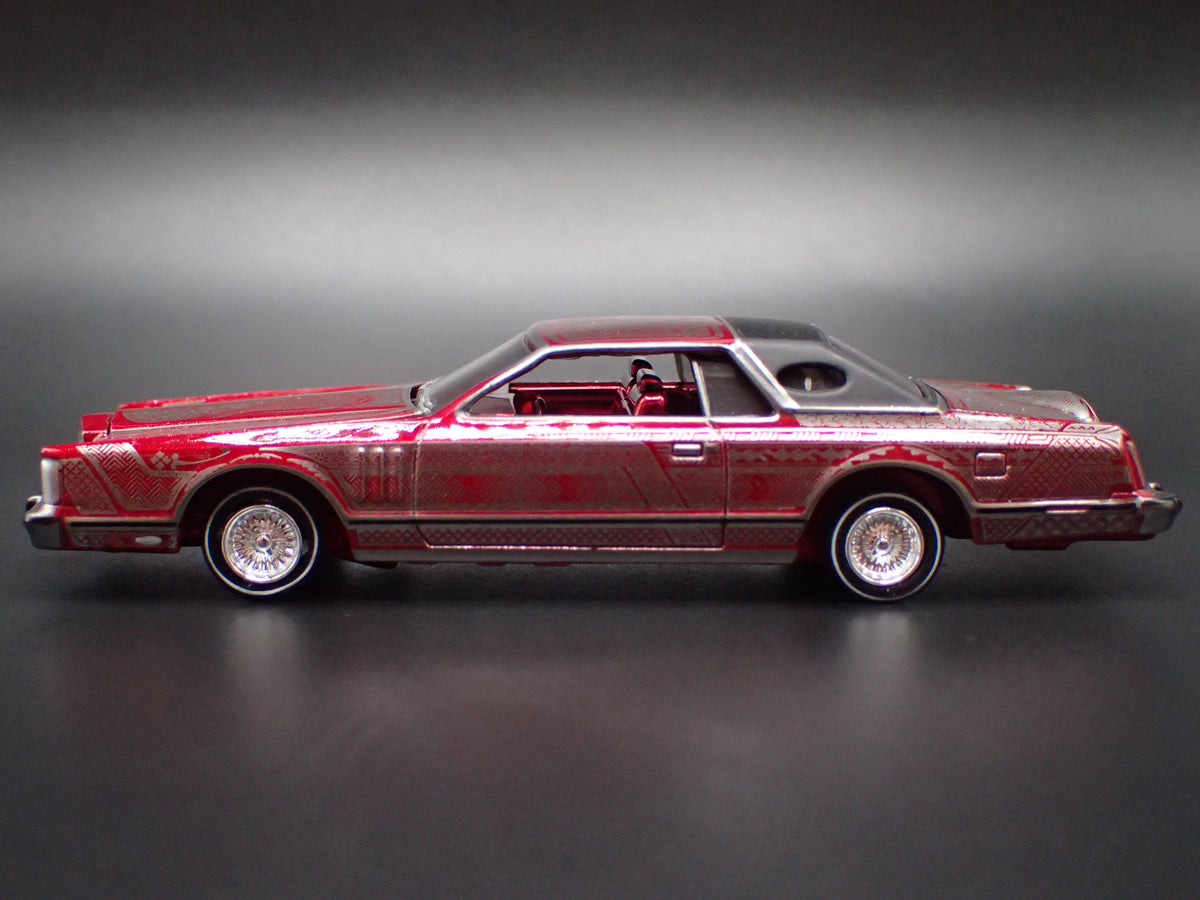 1979 79 LINCOLN CONTINENTAL MARK V LOWRIDER RED CHASE 1:64 SCALE DIECAST MODEL CAR