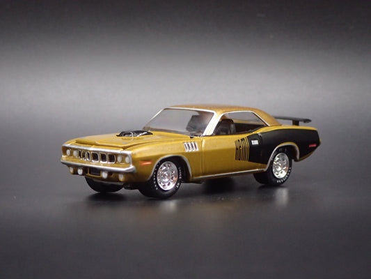 1971 71 PLYMOUTH HEMI CUDA GOLD 1:64 SCALE COLLECTIBLE DIORAMA DIECAST MODEL CAR