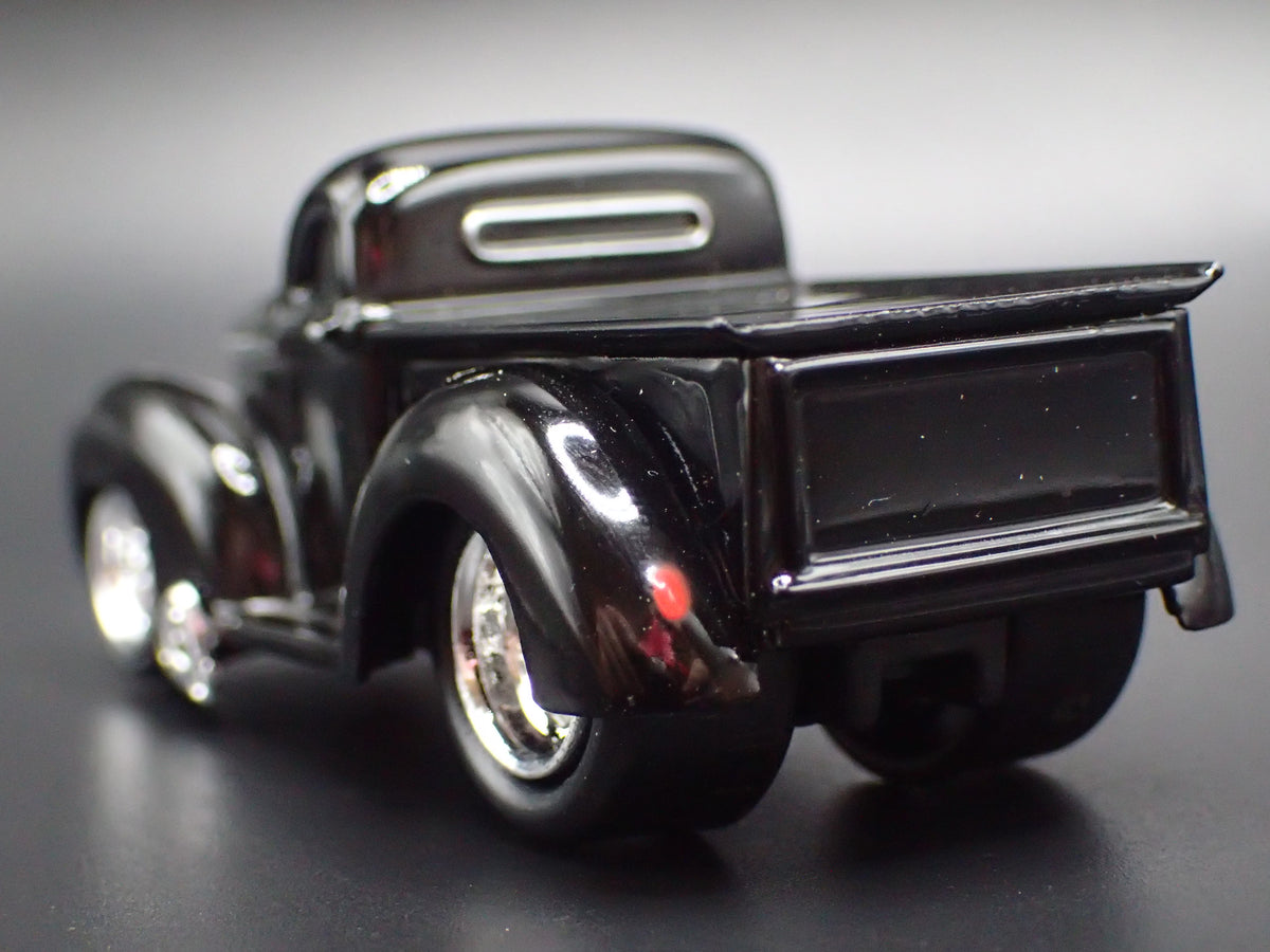 1940 40 WILLYS PICKUP TRUCK BLACK 1:64 SCALE DIORAMA DIECAST MODEL CAR