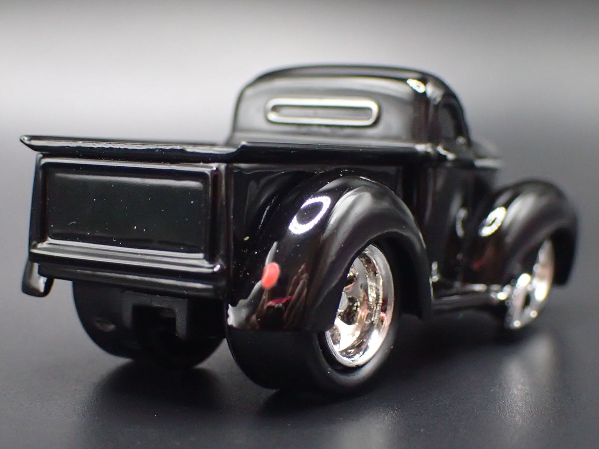 1940 40 WILLYS PICKUP TRUCK BLACK 1:64 SCALE DIORAMA DIECAST MODEL CAR