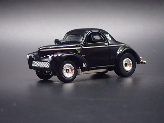 1941 41 WILLY'S COUPE MOONEYES 1:64 SCALE DIORAMA DIECAST MODEL CAR