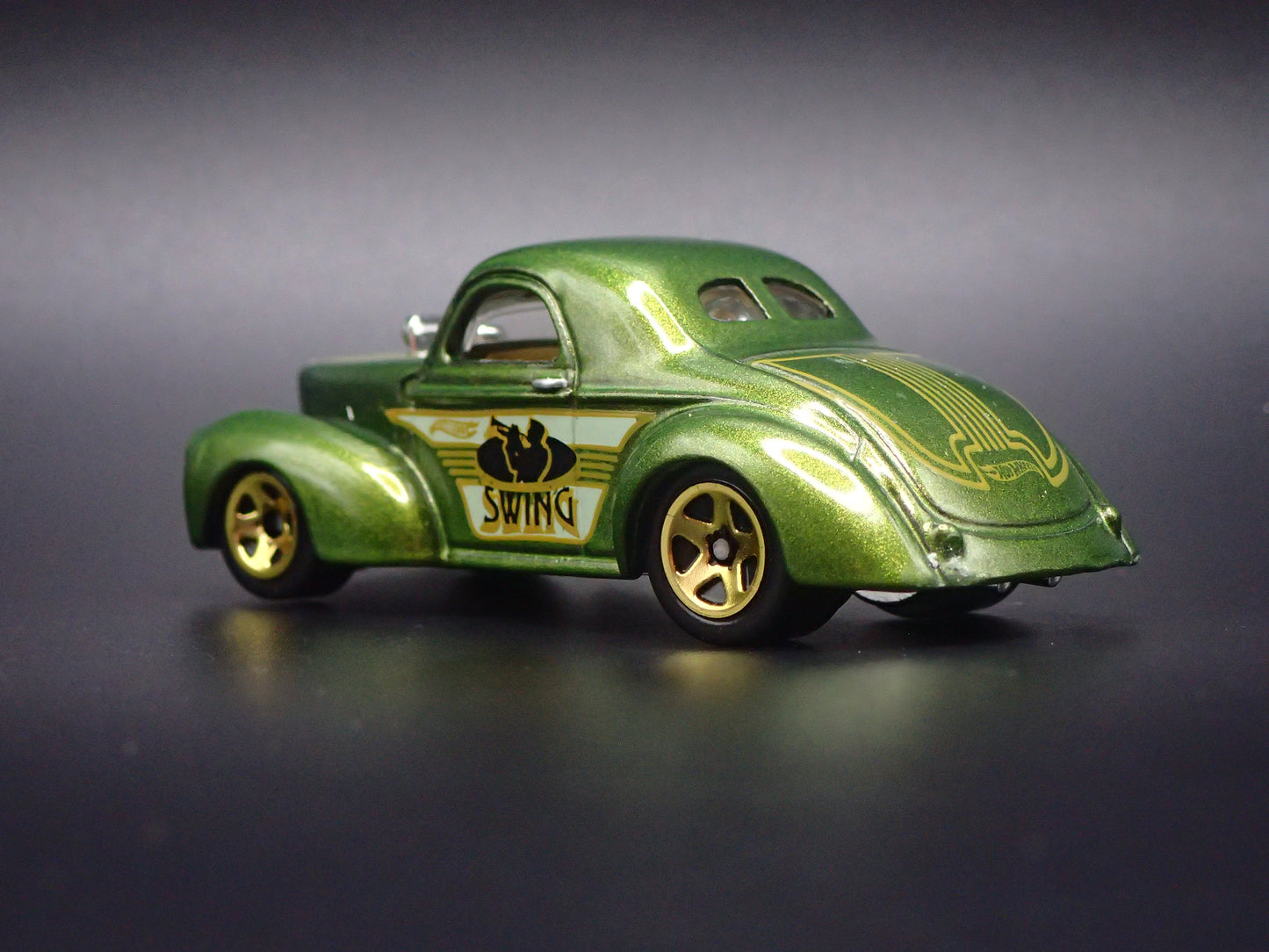 1941 41 WILLYS COUPE GREEN 1:64 SCALE COLLECTIBLE DIORAMA DIECAST MODEL CAR