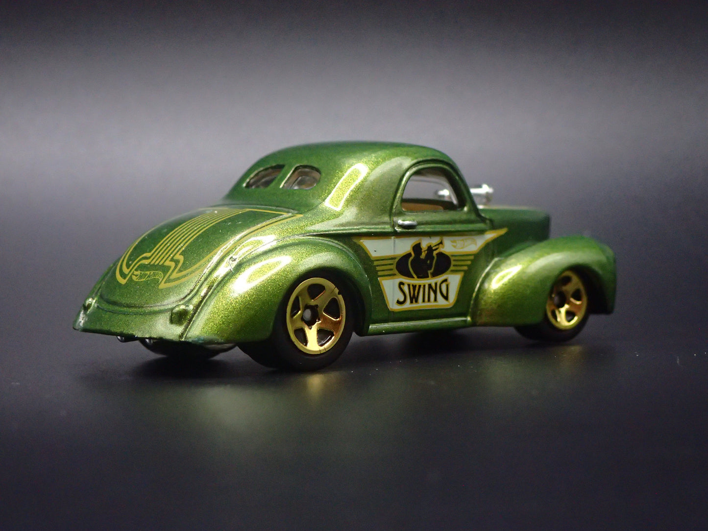 1941 41 WILLYS COUPE GREEN 1:64 SCALE COLLECTIBLE DIORAMA DIECAST MODEL CAR