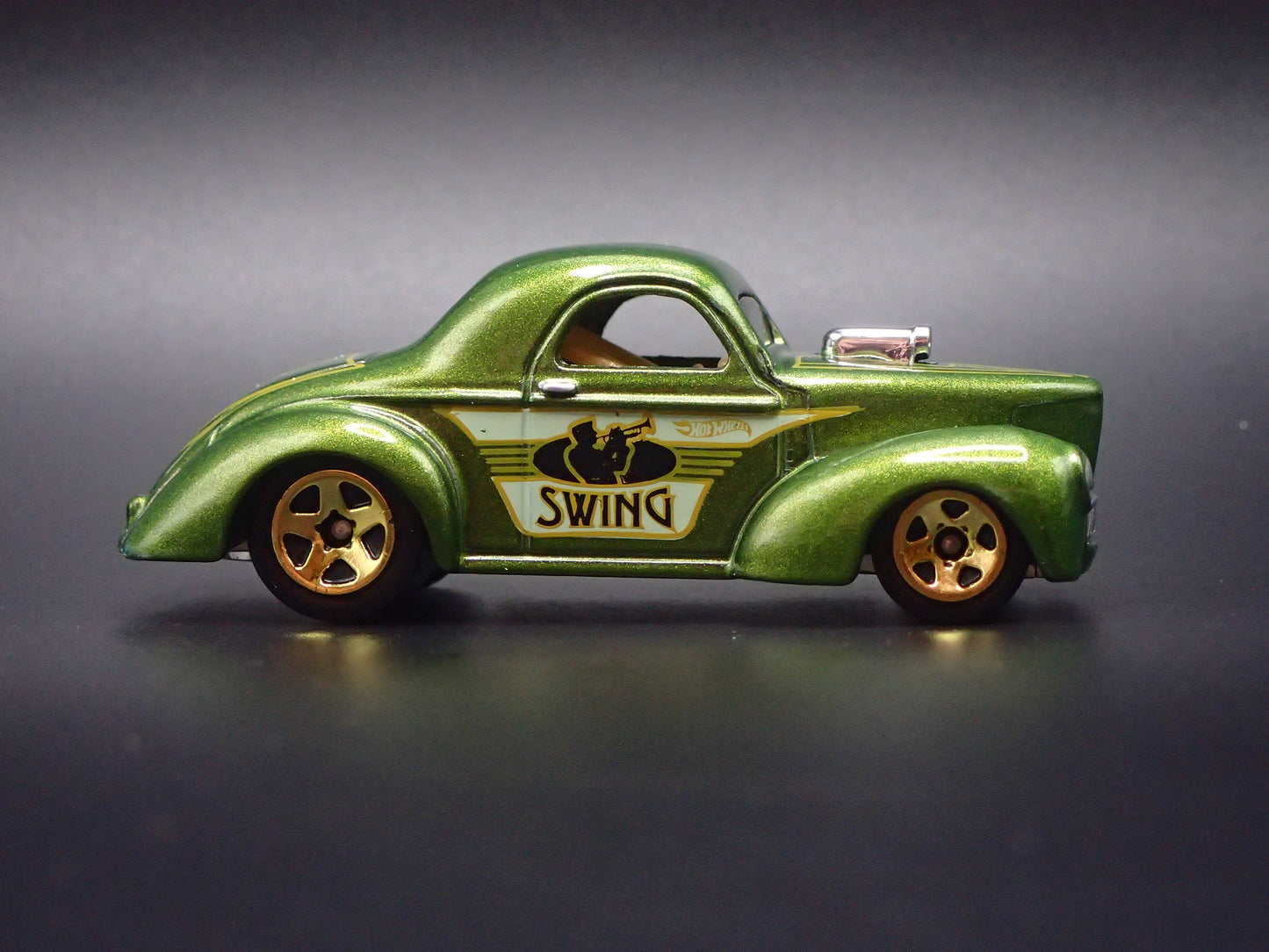 1941 41 WILLYS COUPE GREEN 1:64 SCALE COLLECTIBLE DIORAMA DIECAST MODEL CAR