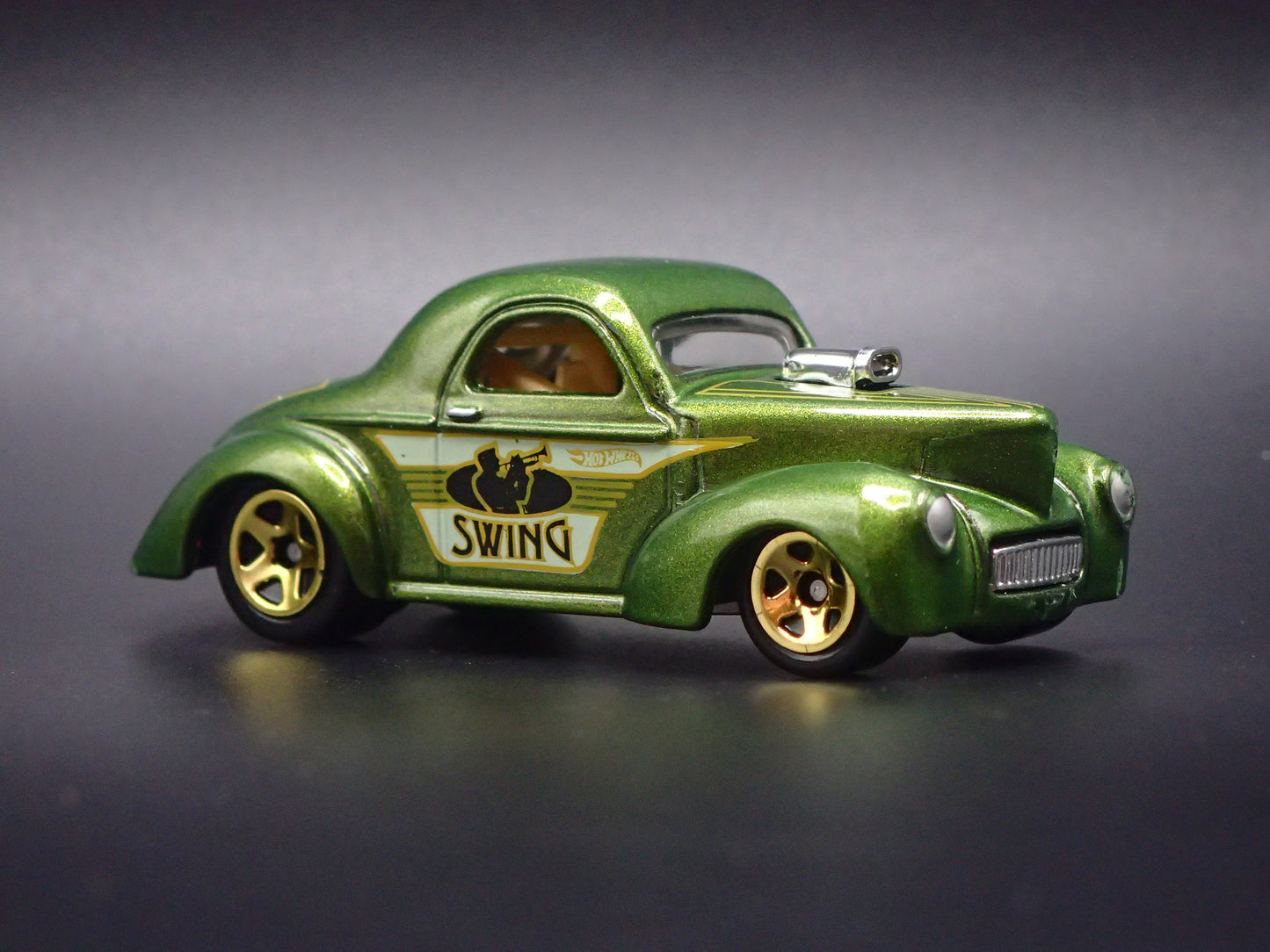 1941 41 WILLYS COUPE GREEN 1:64 SCALE COLLECTIBLE DIORAMA DIECAST MODEL CAR
