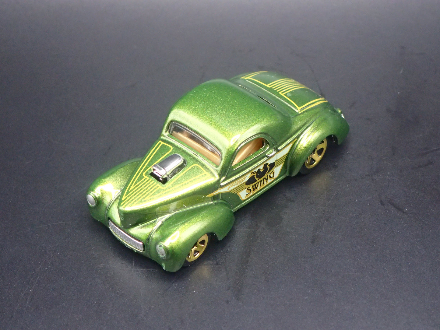 1941 41 WILLYS COUPE GREEN 1:64 SCALE COLLECTIBLE DIORAMA DIECAST MODEL CAR