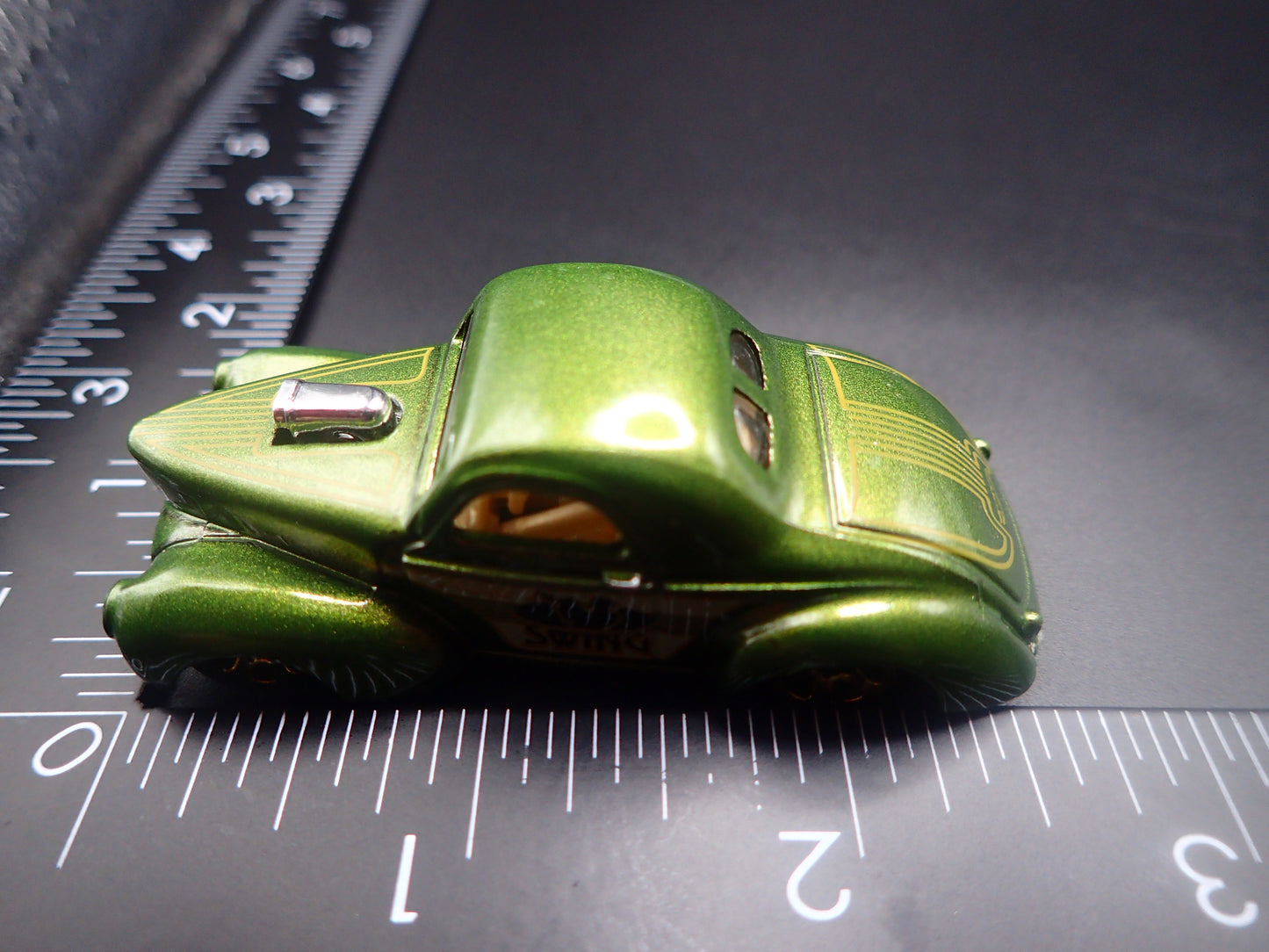 1941 41 WILLYS COUPE GREEN 1:64 SCALE COLLECTIBLE DIORAMA DIECAST MODEL CAR