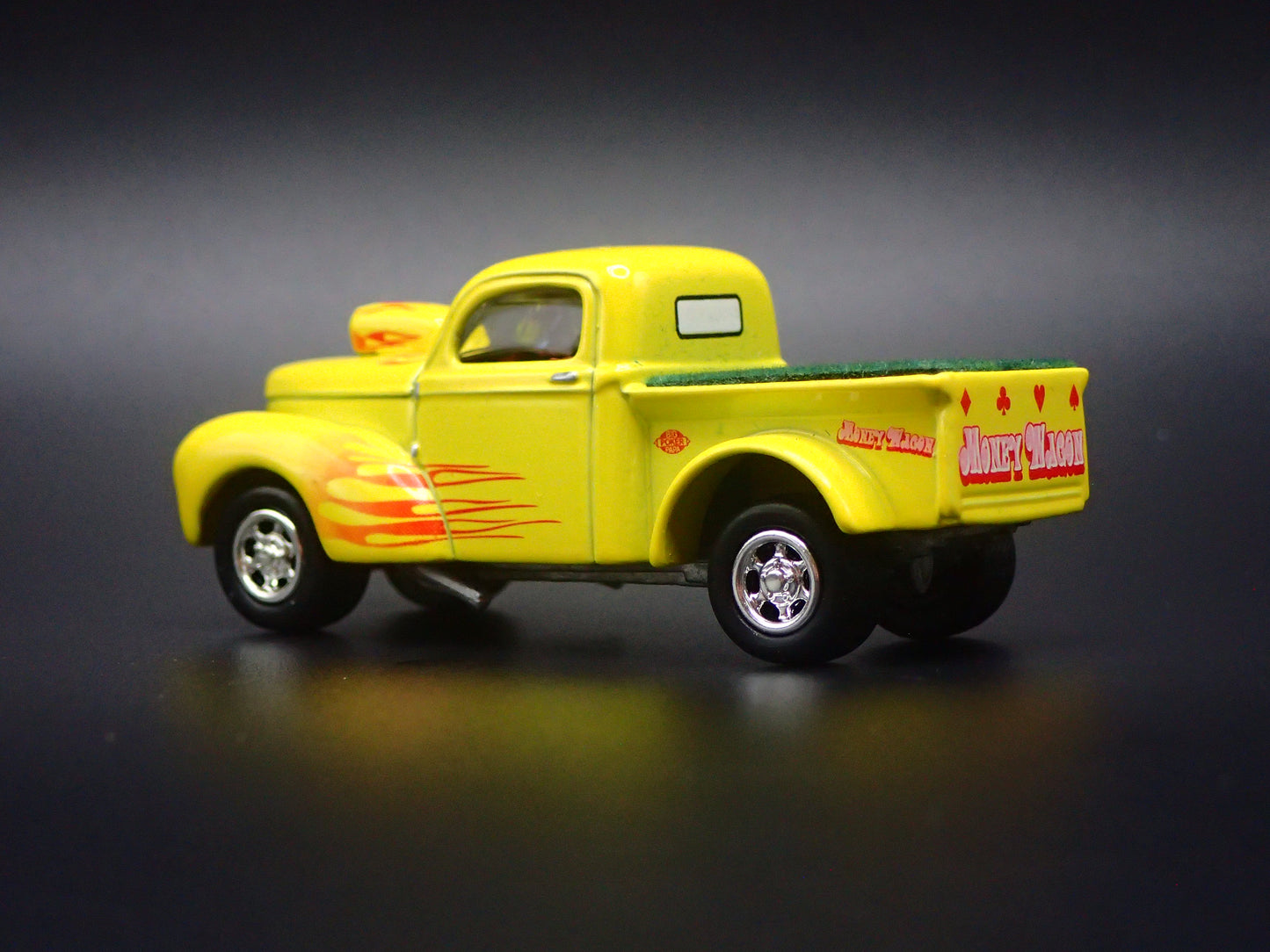 1941 41 WILLYS PICKUP GASSER YELLOW 1:64 SCALE DIORAMA DIECAST MODEL CAR
