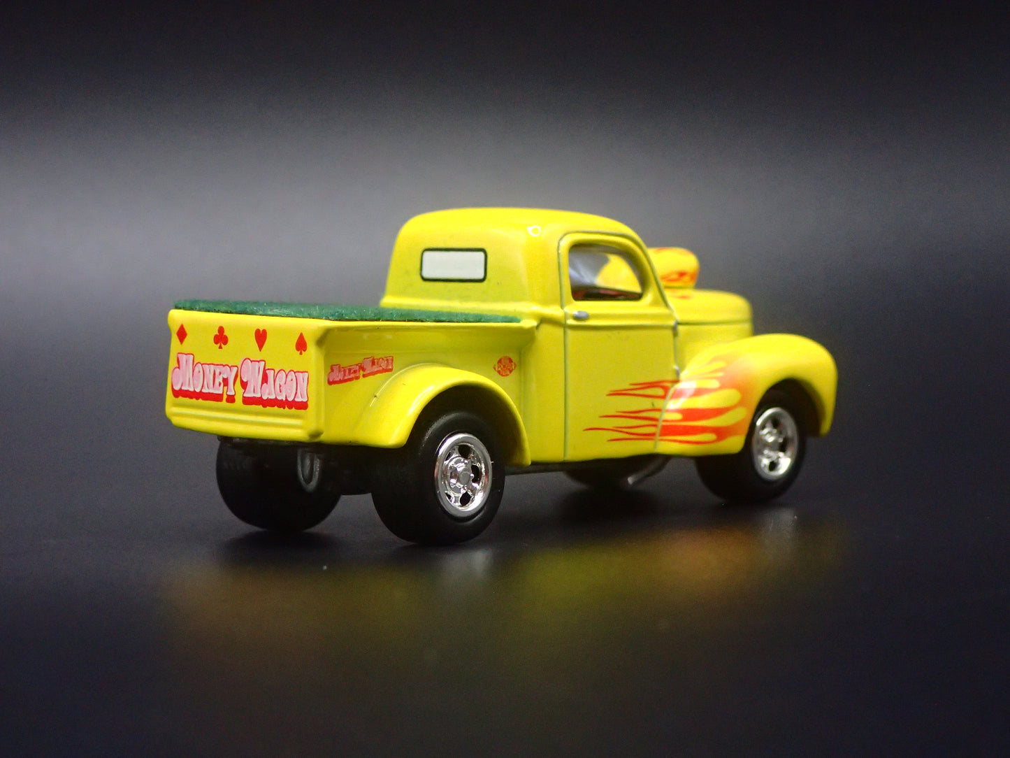 1941 41 WILLYS PICKUP GASSER YELLOW 1:64 SCALE DIORAMA DIECAST MODEL CAR