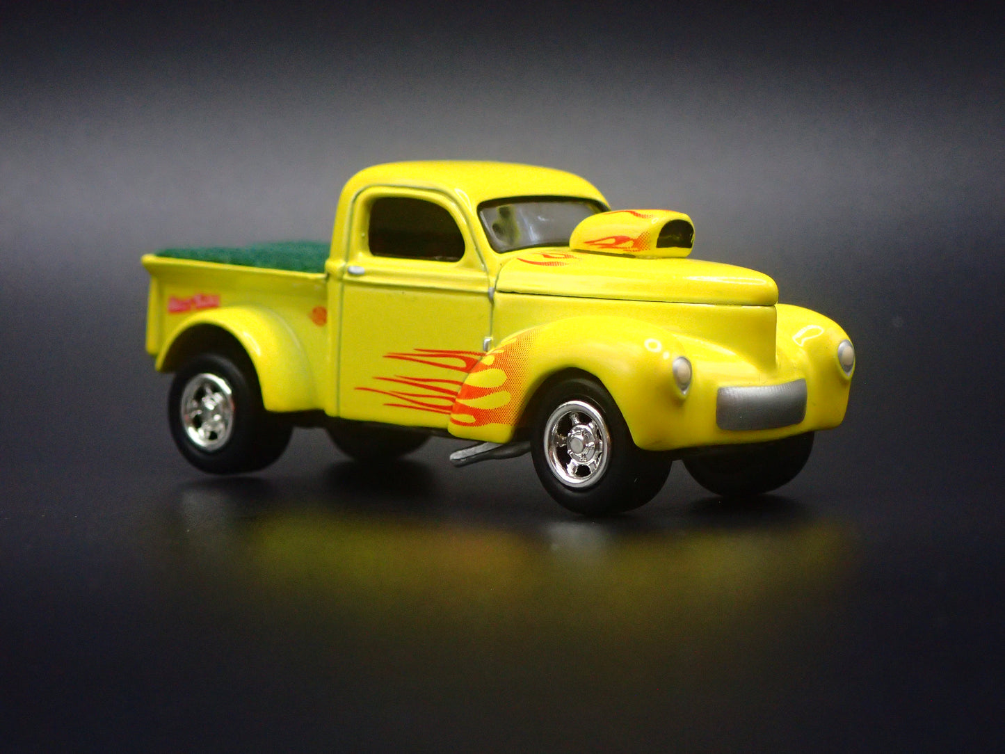 1941 41 WILLYS PICKUP GASSER YELLOW 1:64 SCALE DIORAMA DIECAST MODEL CAR