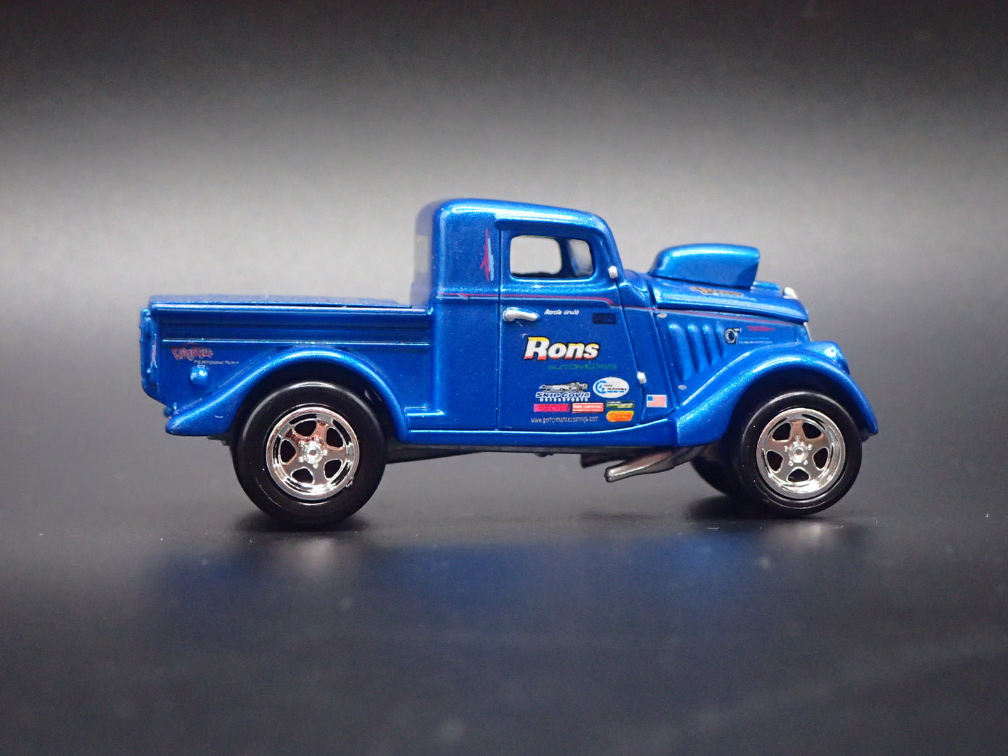 1933 33 WILLYS PICKUP GASSER NHRA 1:64 SCALE COLLECTIBLE DIECAST MODEL CAR