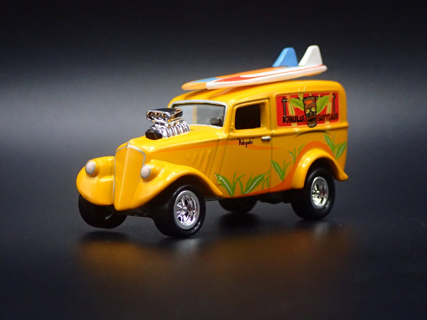 1933 33 WILLYS PANEL VAN TIKI 1:64 SCALE COLLECTIBLE DIORAMA DIECAST MODEL CAR