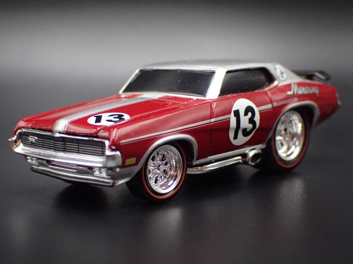 1969 69 MERC MERCURY COUGAR BURGUNDY 1:64 SCALE COLLECTIBLE DIECAST MODEL CAR