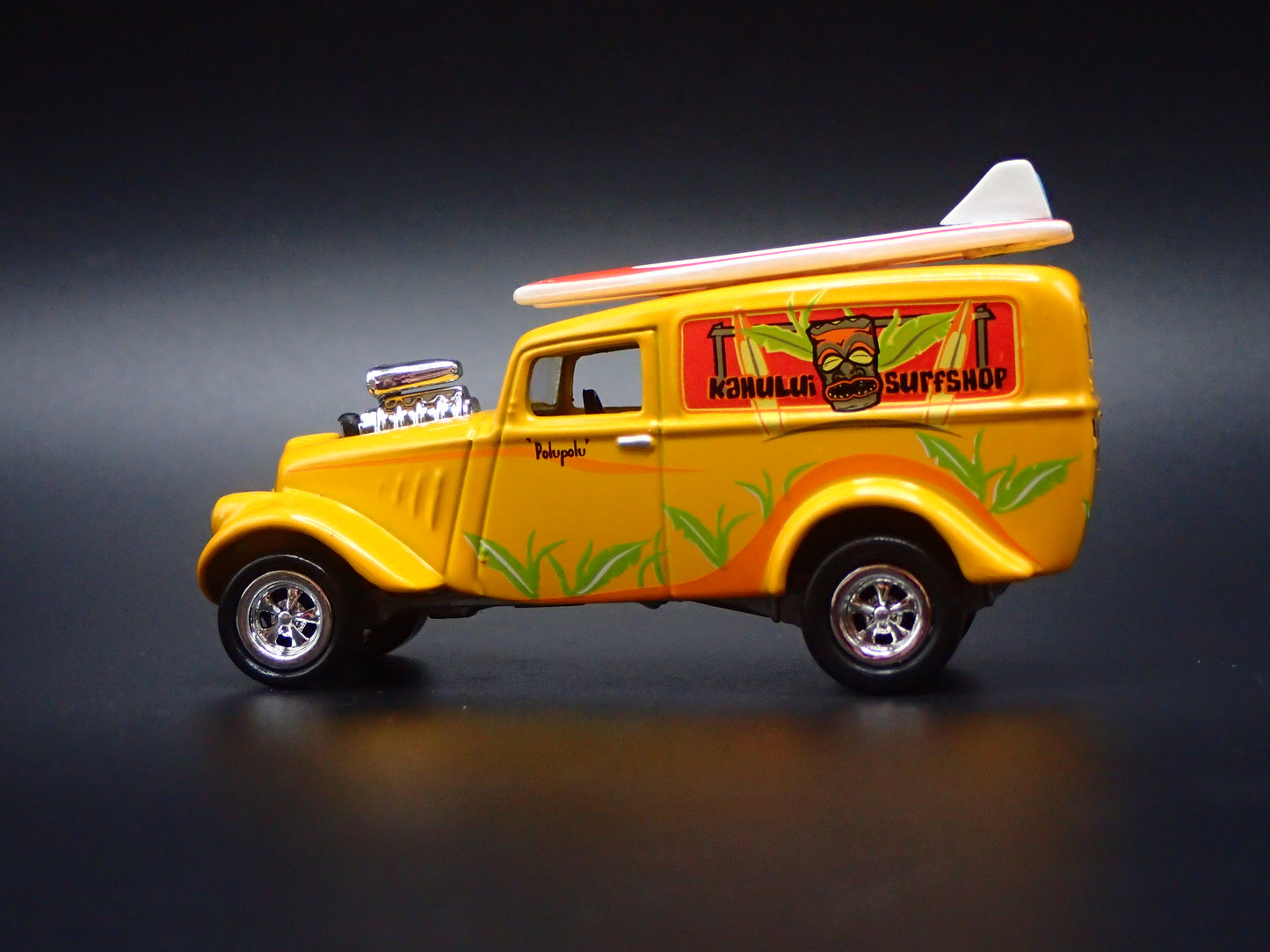 1933 33 WILLYS PANEL VAN TIKI 1:64 SCALE COLLECTIBLE DIORAMA DIECAST MODEL CAR