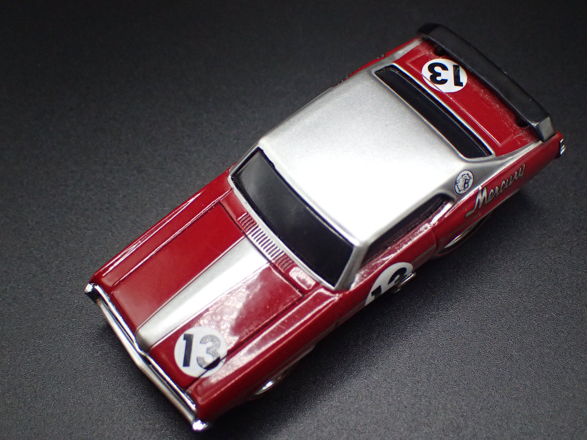 1969 69 MERC MERCURY COUGAR BURGUNDY 1:64 SCALE COLLECTIBLE DIECAST MODEL CAR
