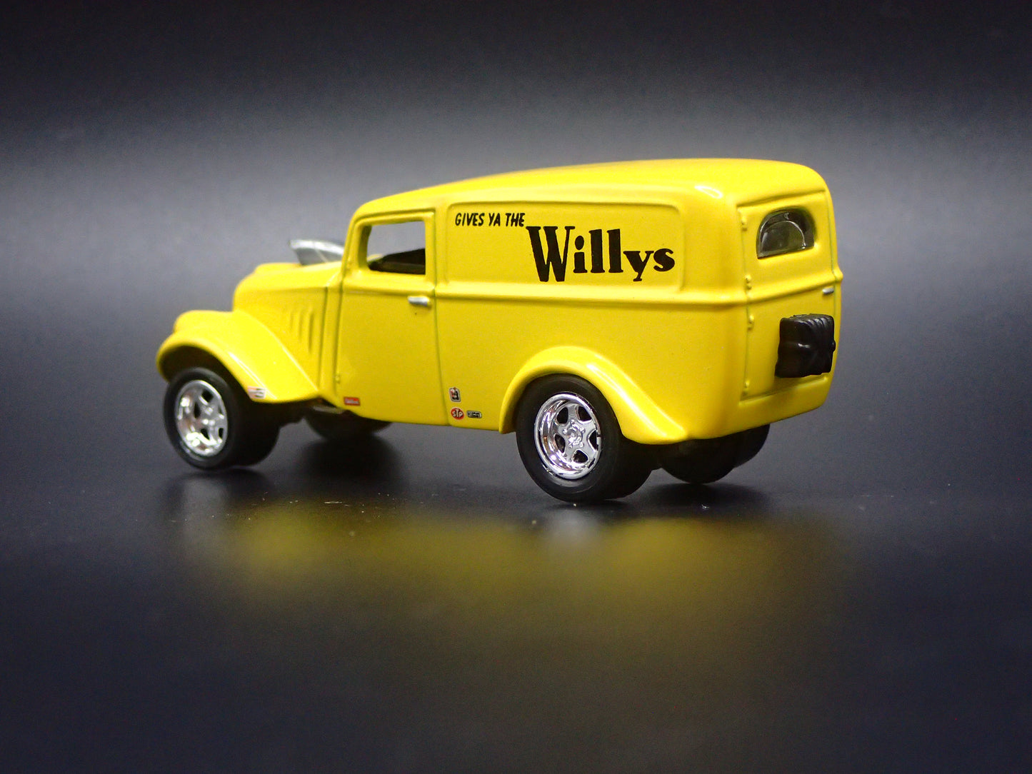 1933 33 WILLYS PANEL VAN YELLOW 1:64 SCALE COLLECTIBLE DIORAMA DIECAST MODEL CAR