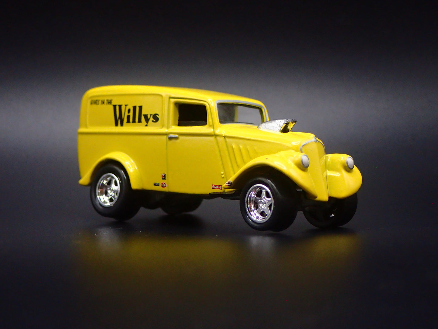 1933 33 WILLYS PANEL VAN YELLOW 1:64 SCALE COLLECTIBLE DIORAMA DIECAST MODEL CAR
