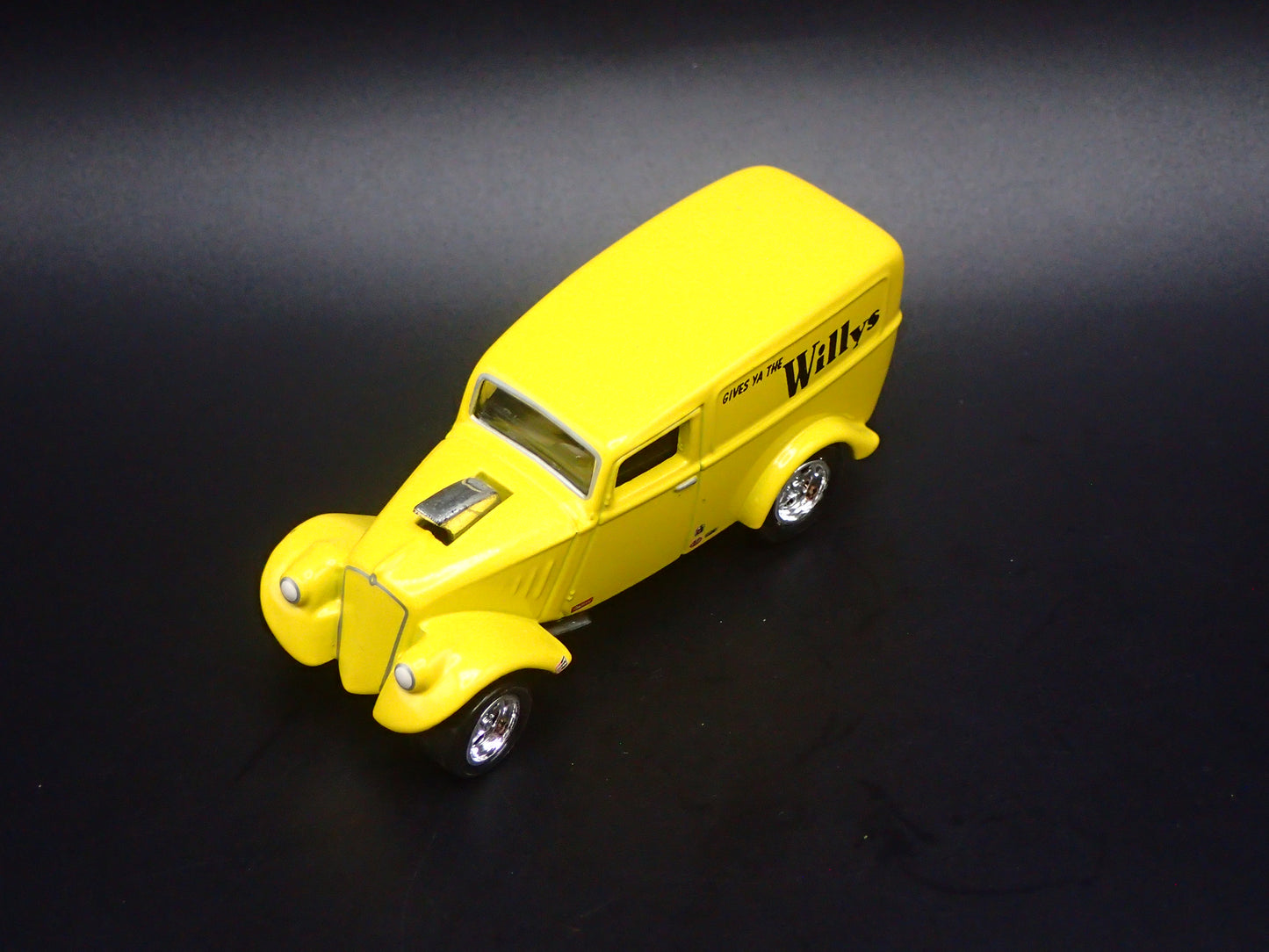 1933 33 WILLYS PANEL VAN YELLOW 1:64 SCALE COLLECTIBLE DIORAMA DIECAST MODEL CAR