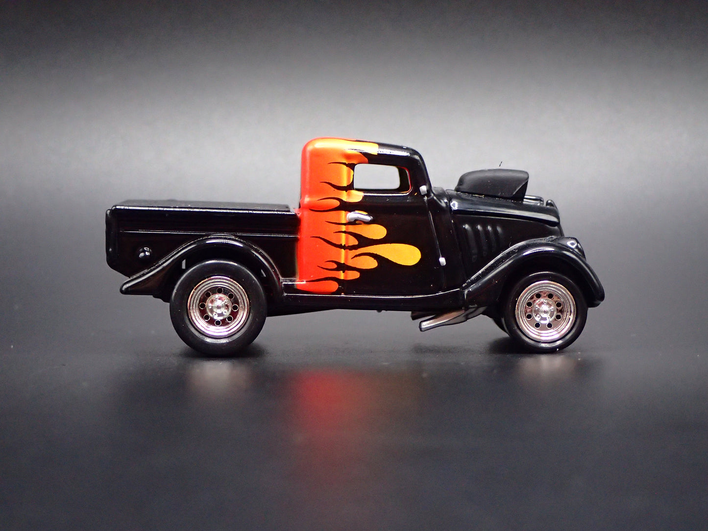 1933 33 WILLYS PICKUP GASSER NHRA 1:64 SCALE COLLECTIBLE DIECAST MODEL CAR