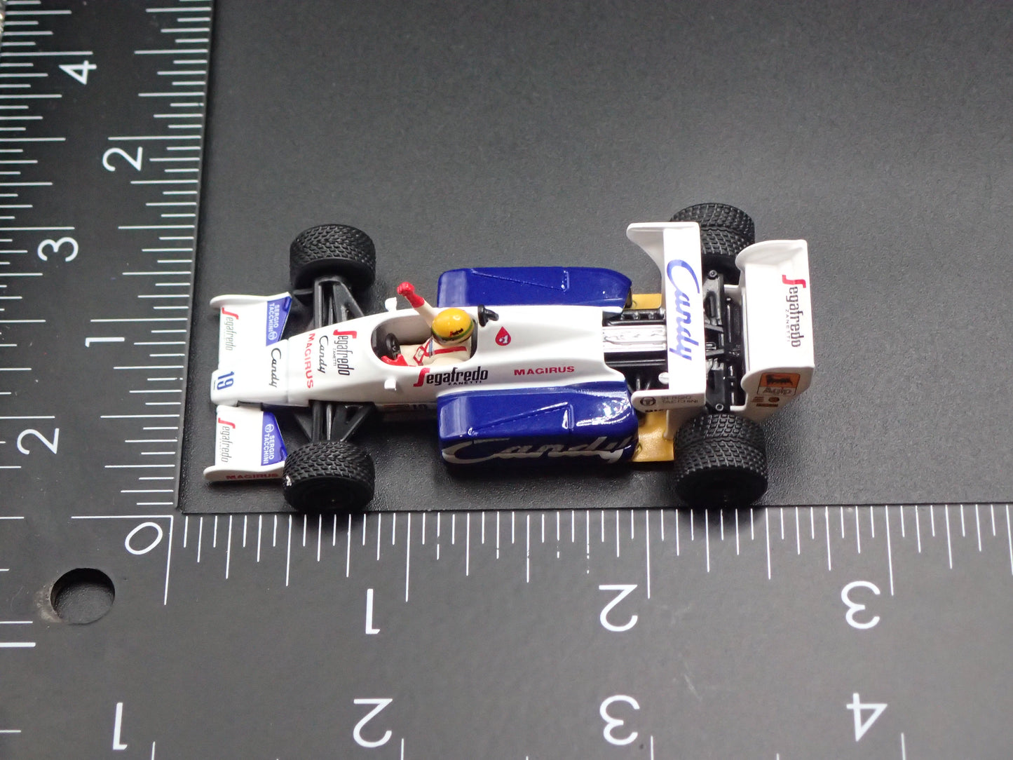 TOLEMAN TG184 #19 1984 MONACO SENNA VINTAGE F1 RACING 1:64 SCALE DIECAST MODEL CAR