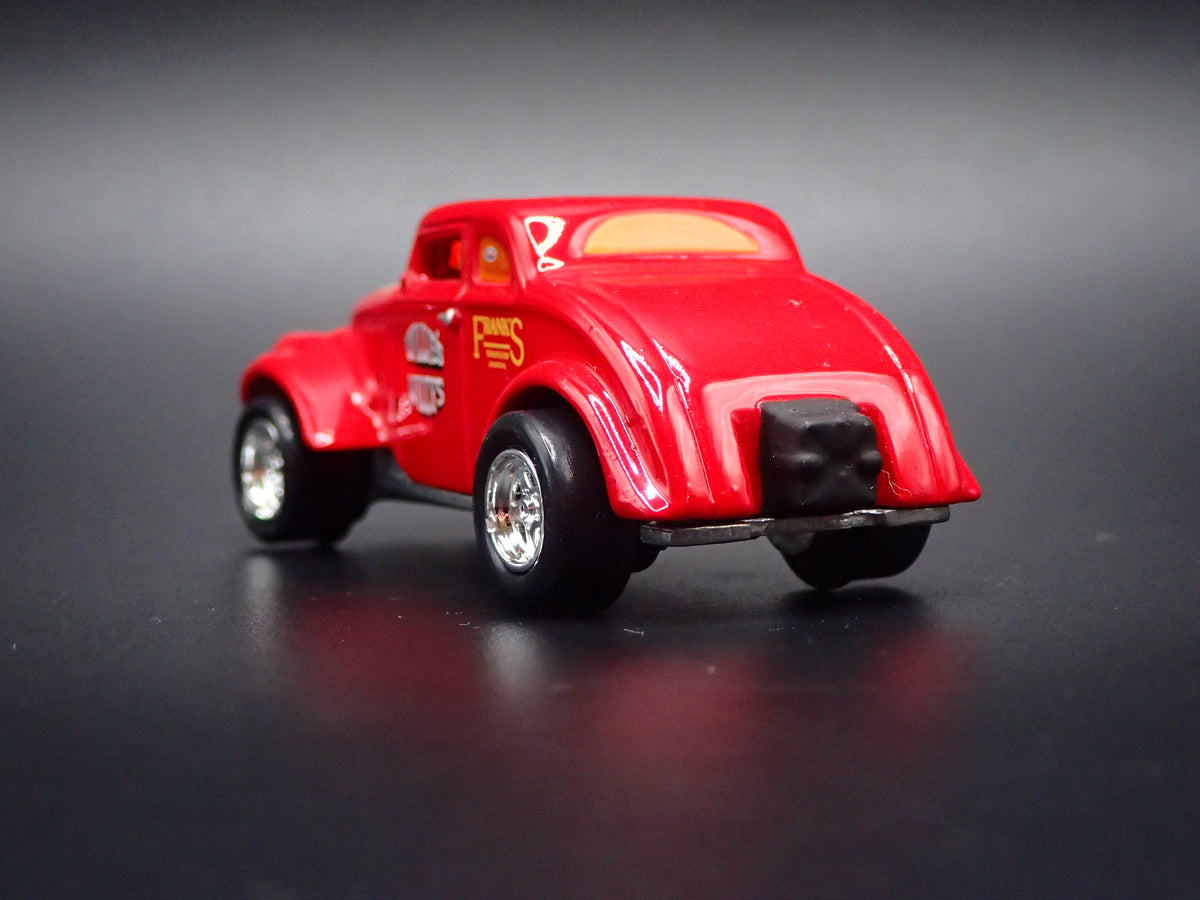 1933 33 WILLIES WILLYS GASSER 1:64 SCALE LIMITED DIORAMA DIECAST MODEL CAR