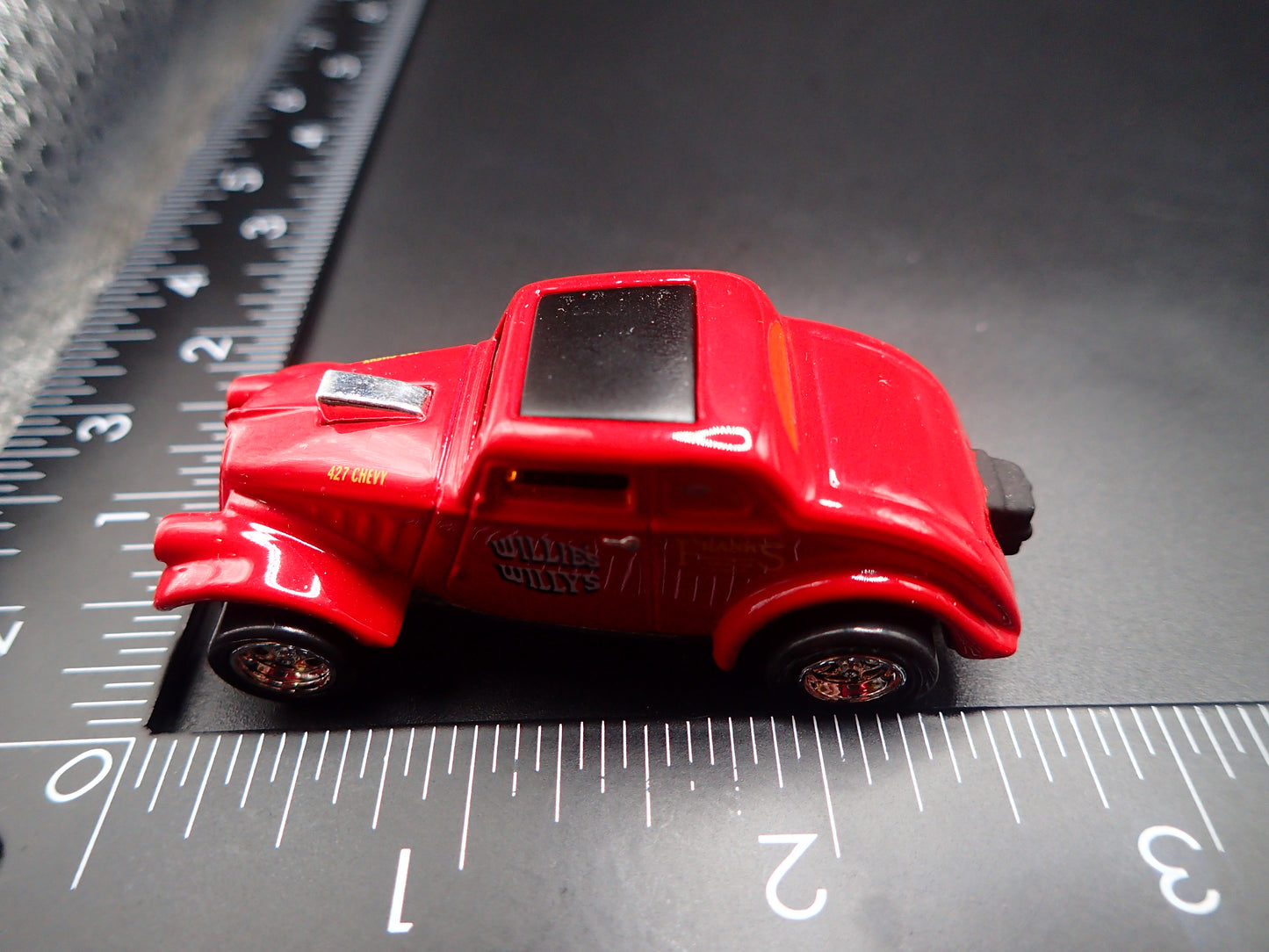 1933 33 WILLIES WILLYS GASSER 1:64 SCALE LIMITED DIORAMA DIECAST MODEL CAR