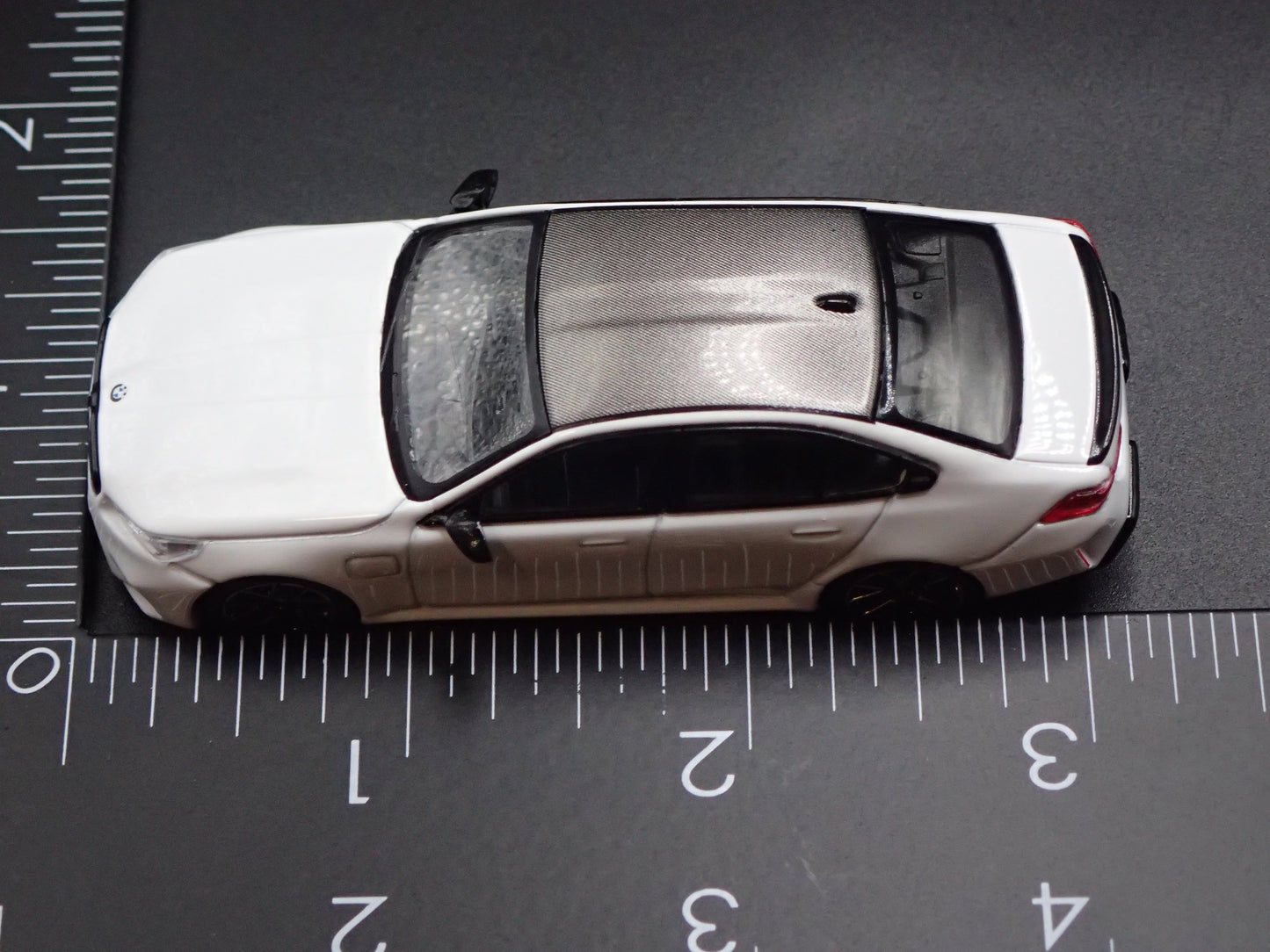 2025-2027 BMW M5 4 FOUR DOOR G90 G99 WHITE 1/64 SCALE DIORAMA DIECAST MODEL CAR
