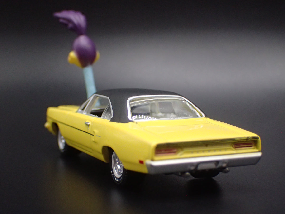 1970 70 PLYMOUTH ROAD RUNNER YELLOW 1:64 SCALE COLLECTIBLE DIECAST MODEL CAR