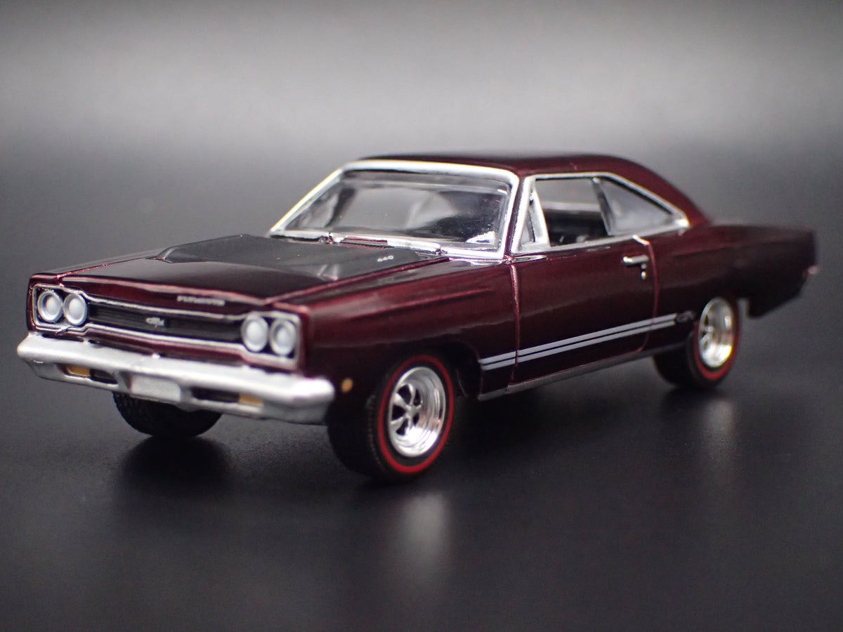 1968 68 PLYMOUTH GTX BURGUNDY 1:64 SCALE COLLECTIBLE DIECAST MODEL CAR