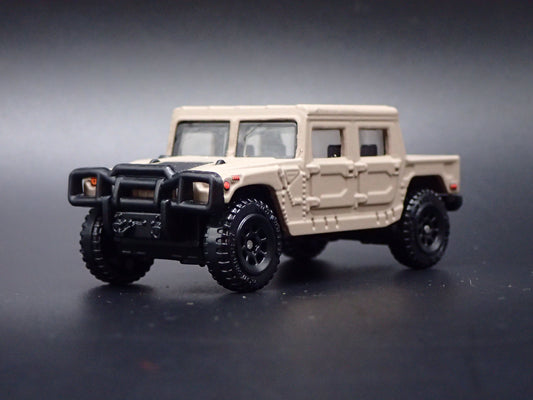 1992-2006 HUMMER H1 LUXURY PICKUP TRUCK 1:64 SCALE DIORAMA DIECAST MODEL CAR