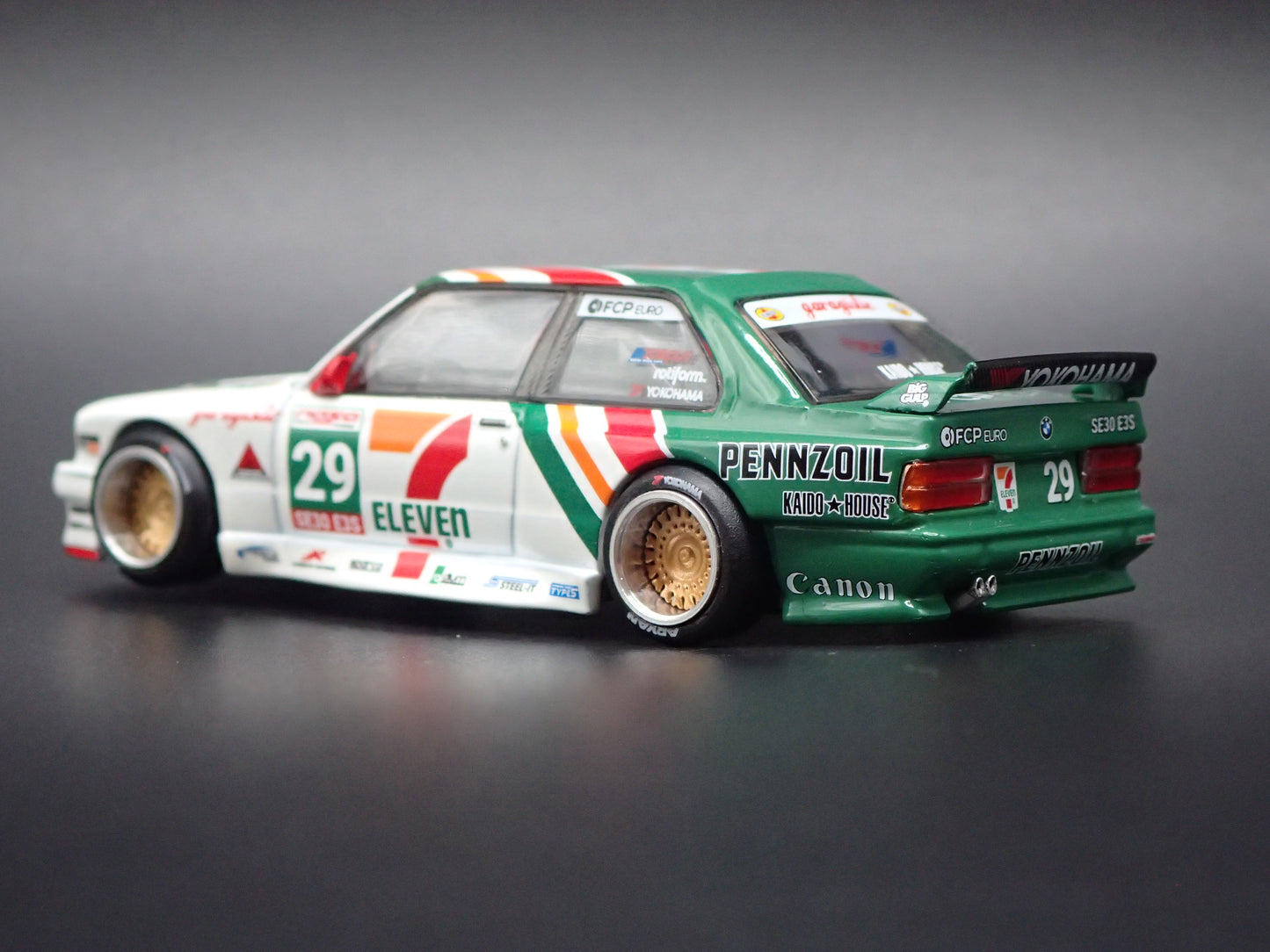 1986-1991 BMW M3 E30 KAIDO GT V1 LARRY CHEN 7/11 1:64 SCALE DIORAMA DIECAST MODEL CAR