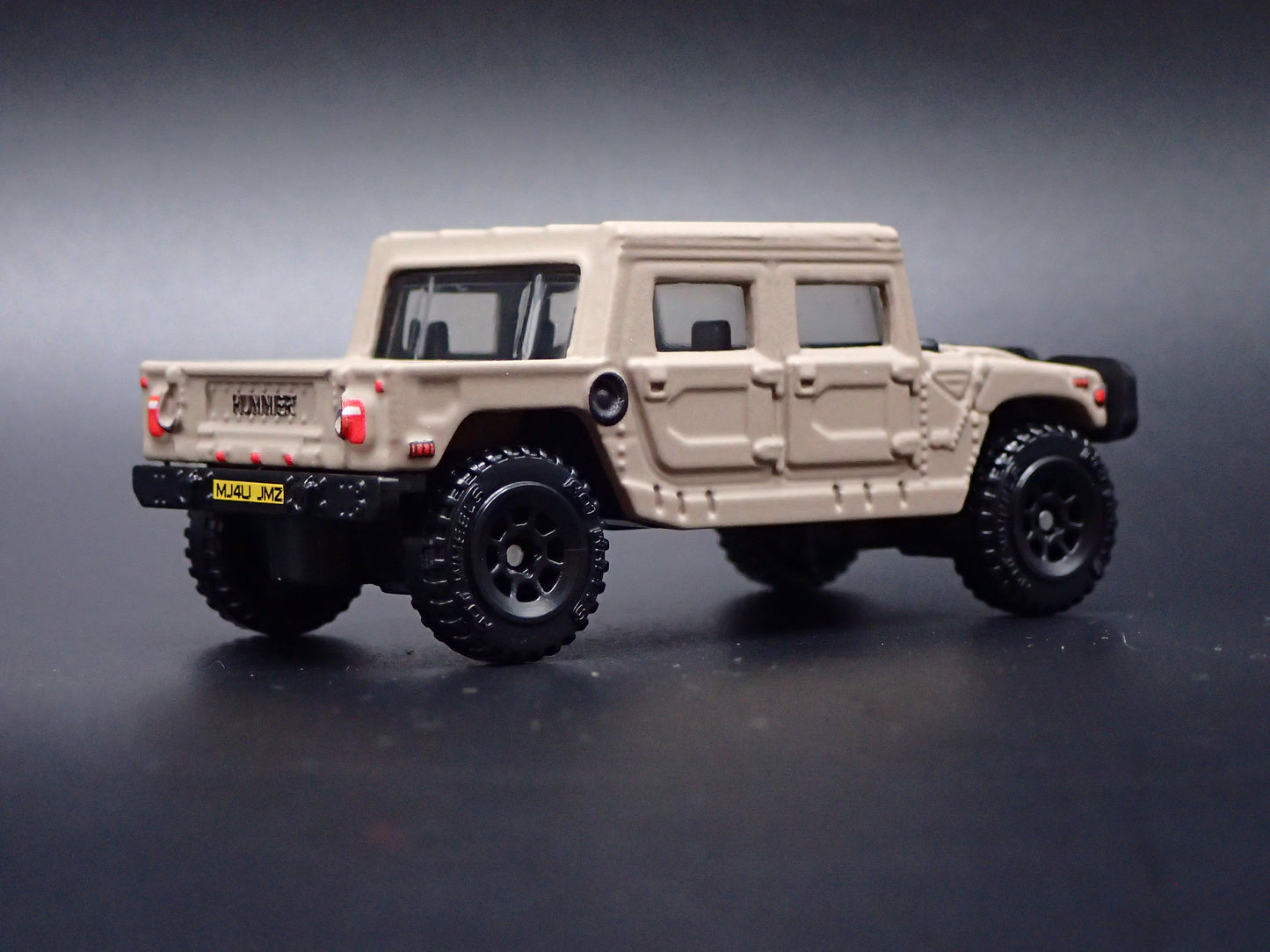 1992-2006 HUMMER H1 LUXURY PICKUP TRUCK 1:64 SCALE DIORAMA DIECAST MODEL CAR