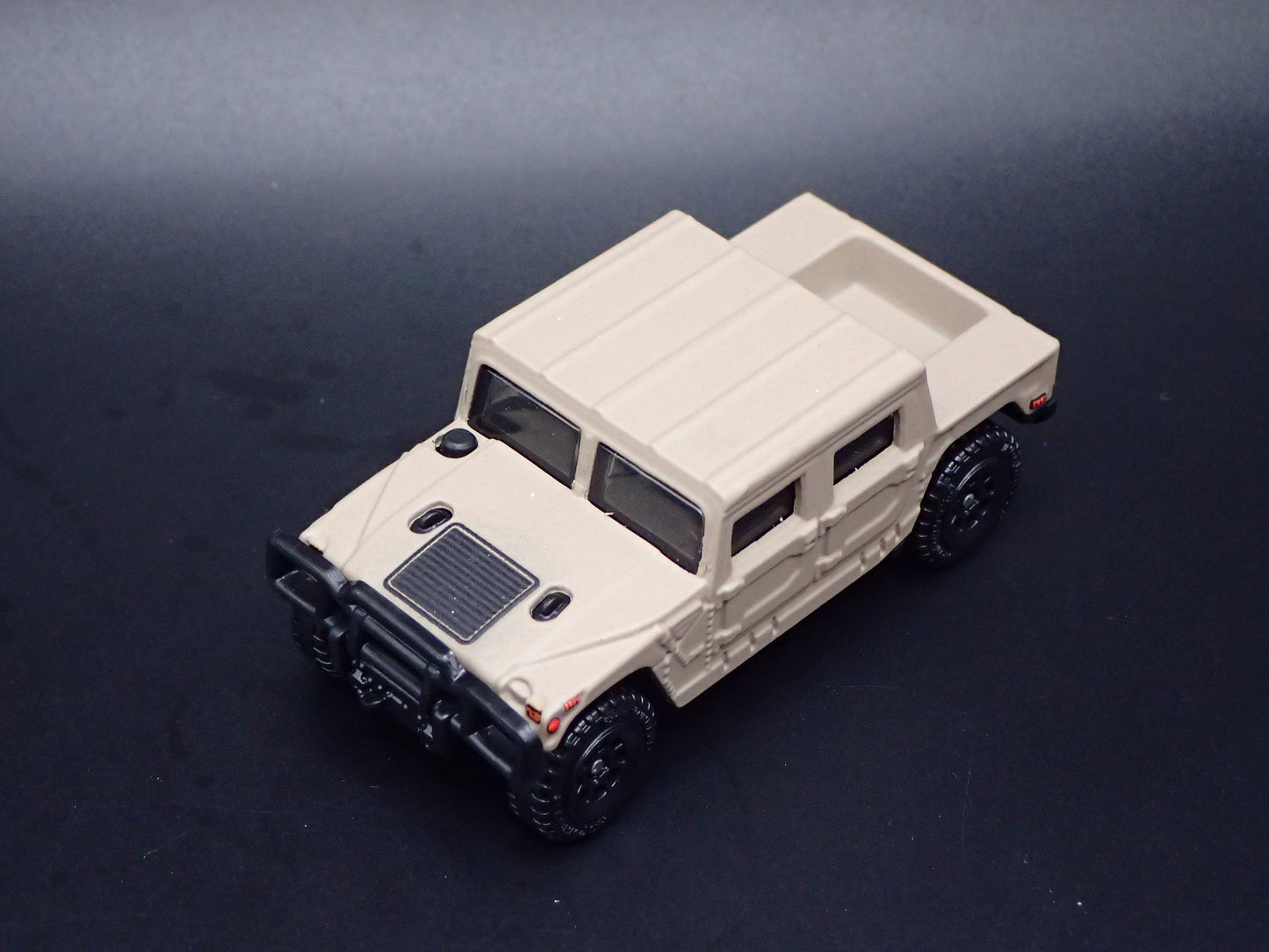 1992-2006 HUMMER H1 LUXURY PICKUP TRUCK 1:64 SCALE DIORAMA DIECAST MODEL CAR