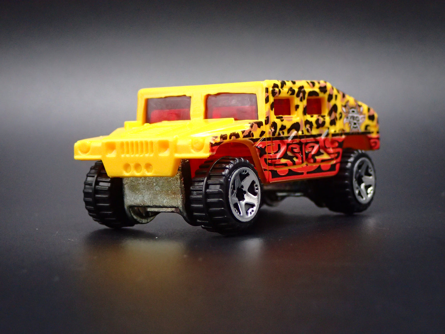 1992-2006 HUMMER HUMVEE H1 YELLOW 1:64 SCALE DIECAST MODEL CAR