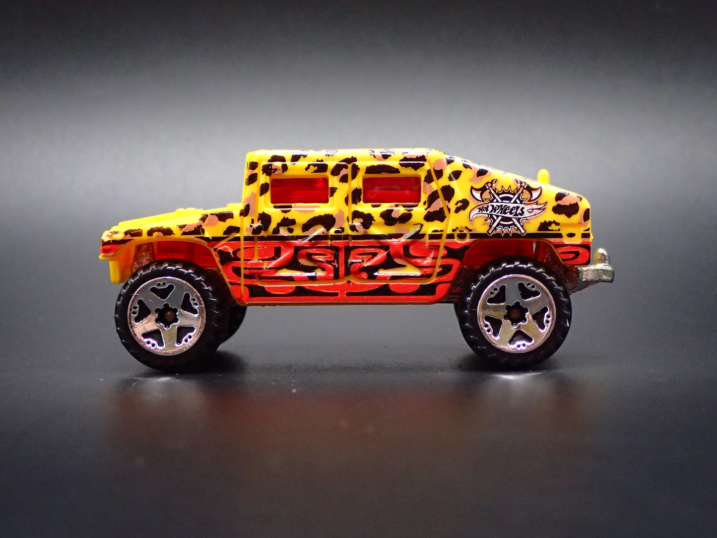 1992-2006 HUMMER HUMVEE H1 YELLOW 1:64 SCALE DIECAST MODEL CAR
