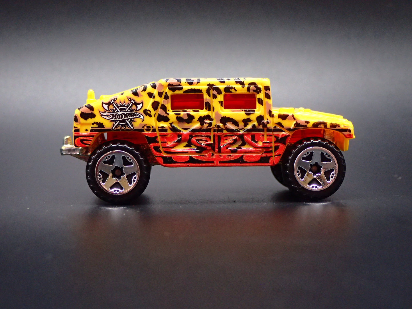 1992-2006 HUMMER HUMVEE H1 YELLOW 1:64 SCALE DIECAST MODEL CAR