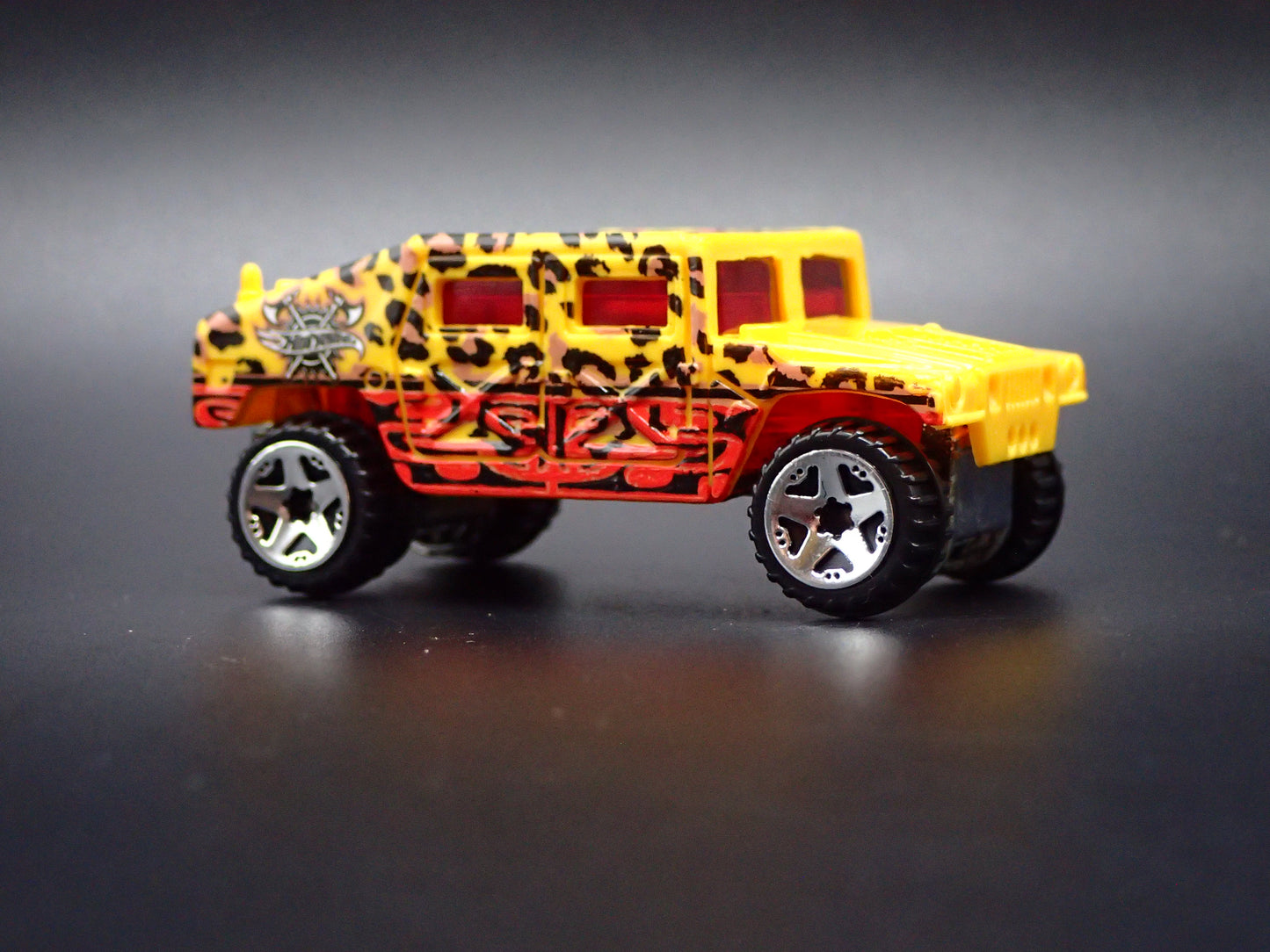 1992-2006 HUMMER HUMVEE H1 YELLOW 1:64 SCALE DIECAST MODEL CAR