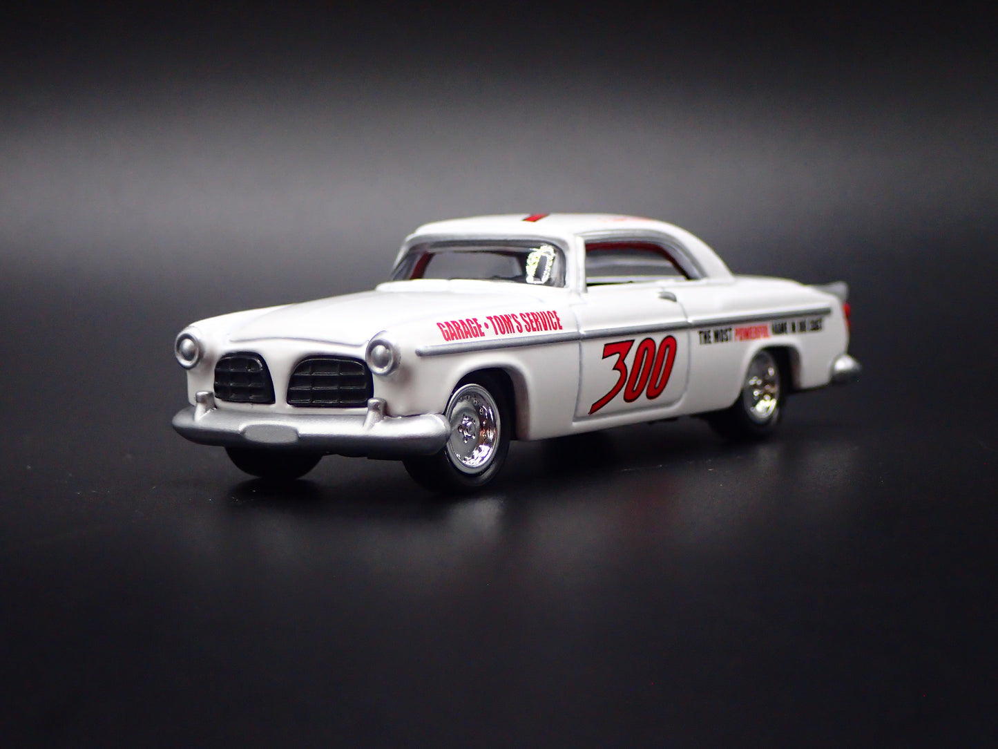 1955 55 CHRYSLER 300C WHITE 1:64 SCALE COLLECTIBLE DIORAMA DIECAST MODEL CAR