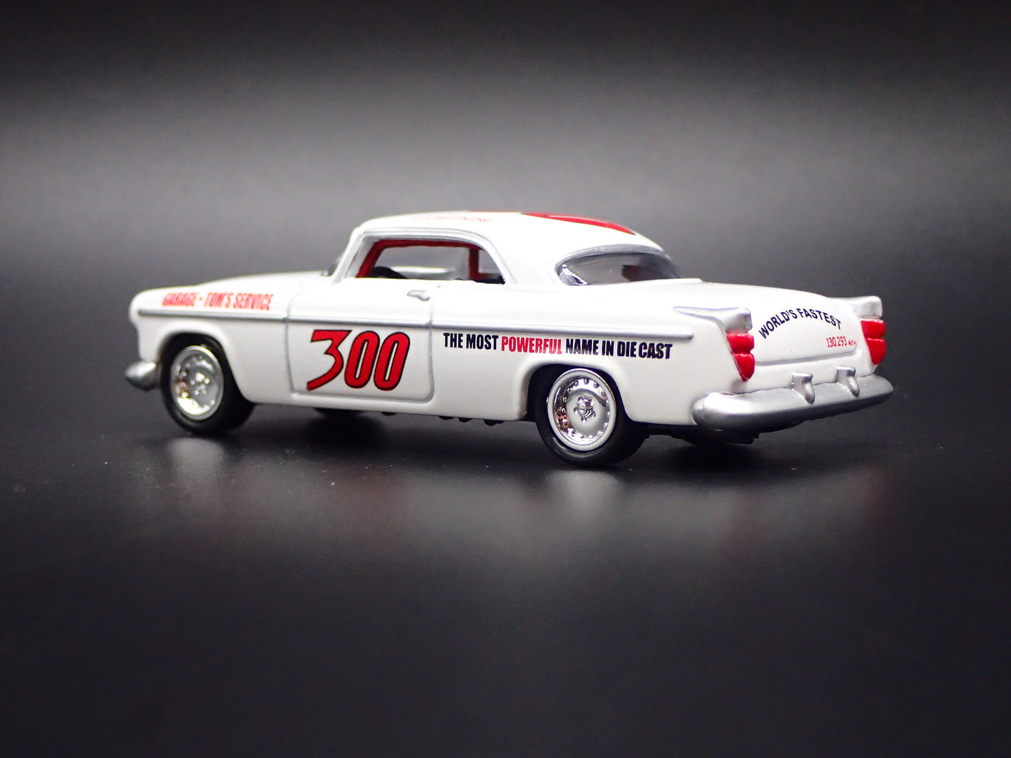 1955 55 CHRYSLER 300C WHITE 1:64 SCALE COLLECTIBLE DIORAMA DIECAST MODEL CAR