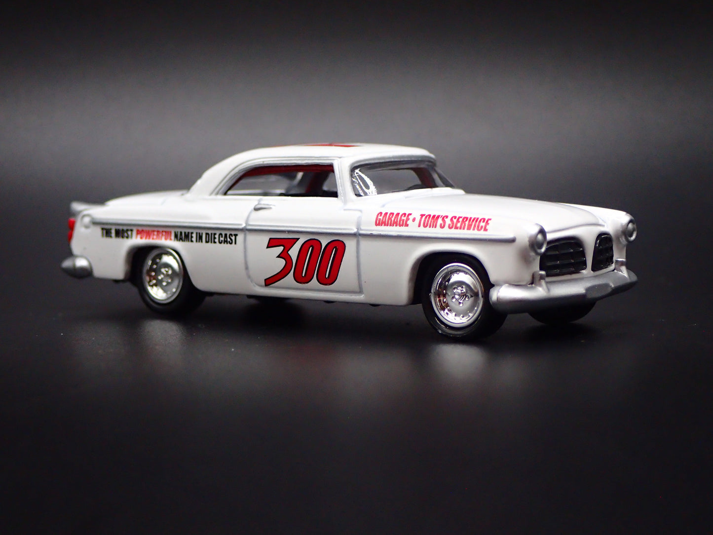 1955 55 CHRYSLER 300C WHITE 1:64 SCALE COLLECTIBLE DIORAMA DIECAST MODEL CAR