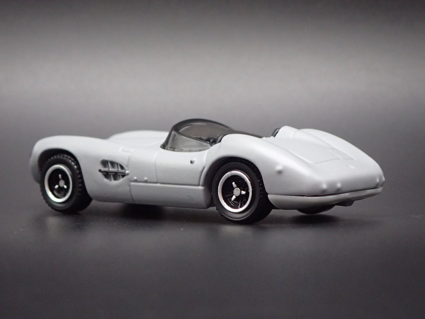 1956 56 ASTON MARTIN DBR1 CONVERTIBLE GRAY 1/64 SCALE DIORAMA DIECAST MODEL CAR