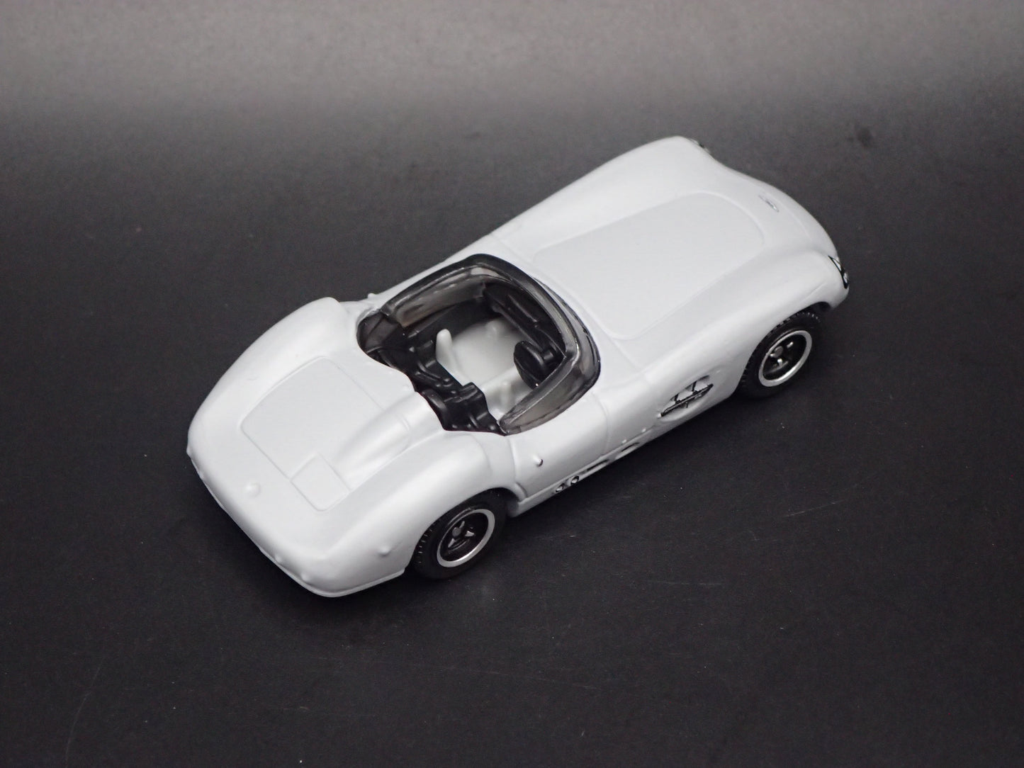 1956 56 ASTON MARTIN DBR1 CONVERTIBLE GRAY 1/64 SCALE DIORAMA DIECAST MODEL CAR
