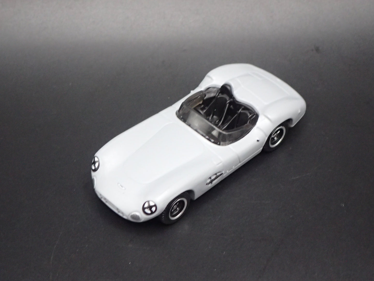 1956 56 ASTON MARTIN DBR1 CONVERTIBLE GRAY 1/64 SCALE DIORAMA DIECAST MODEL CAR