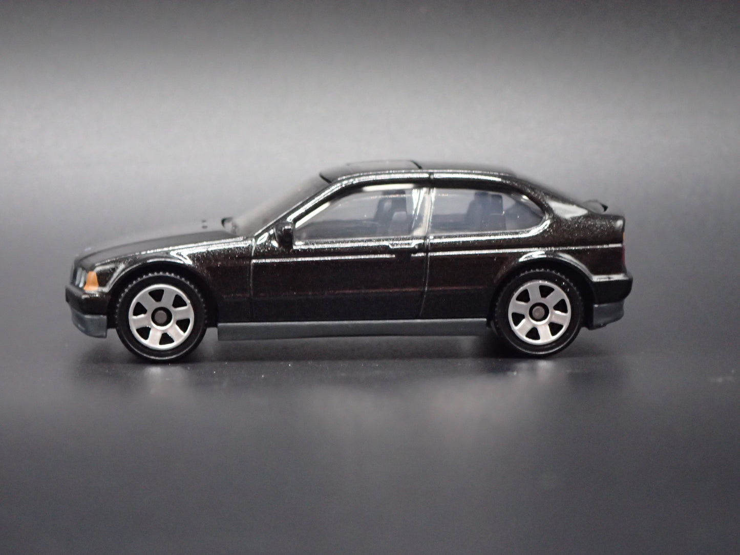1994-2000 3 SERIES 318TI BMW E36 BLACK 1:64 SCALE DIORAMA DIECAST MODEL CAR