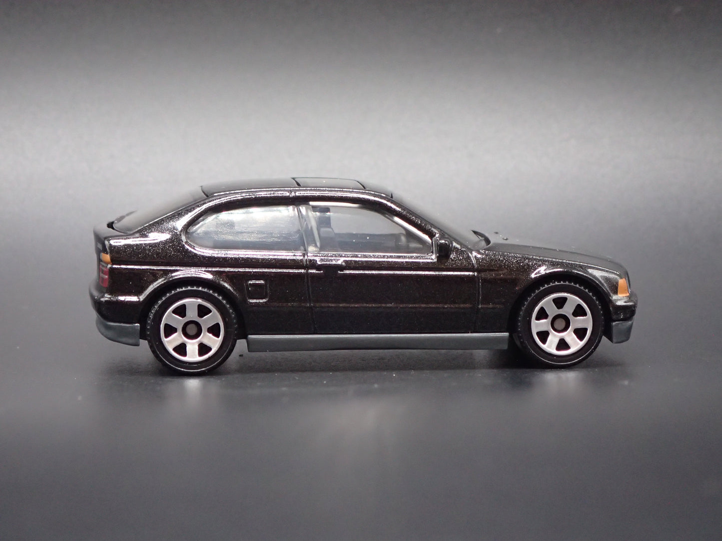 1994-2000 3 SERIES 318TI BMW E36 BLACK 1:64 SCALE DIORAMA DIECAST MODEL CAR