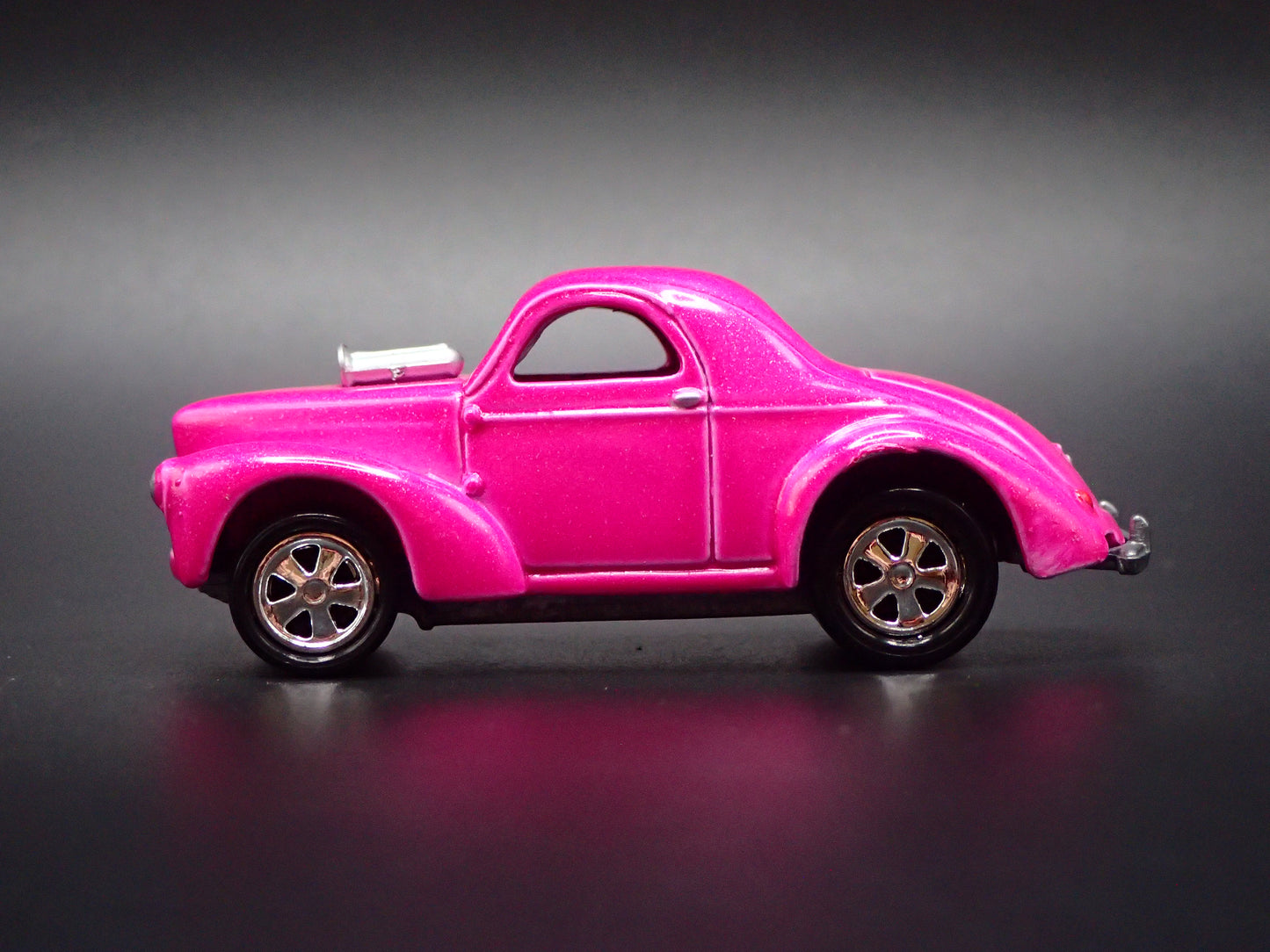 1941 41 WILLY'S COUPE NHRA PINK 1:64 SCALE COLLECTIBLE DIECAST MODEL CAR