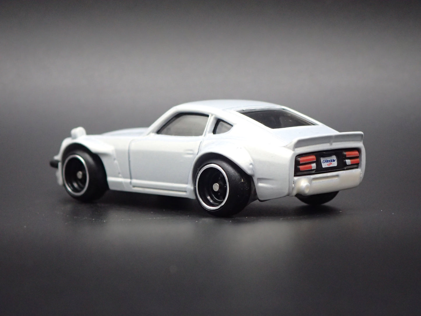 1970-1973 DATSUN 240Z JDM WHITE 1:64 SCALE COLLECTIBLE DIORAMA DIECAST MODEL CAR